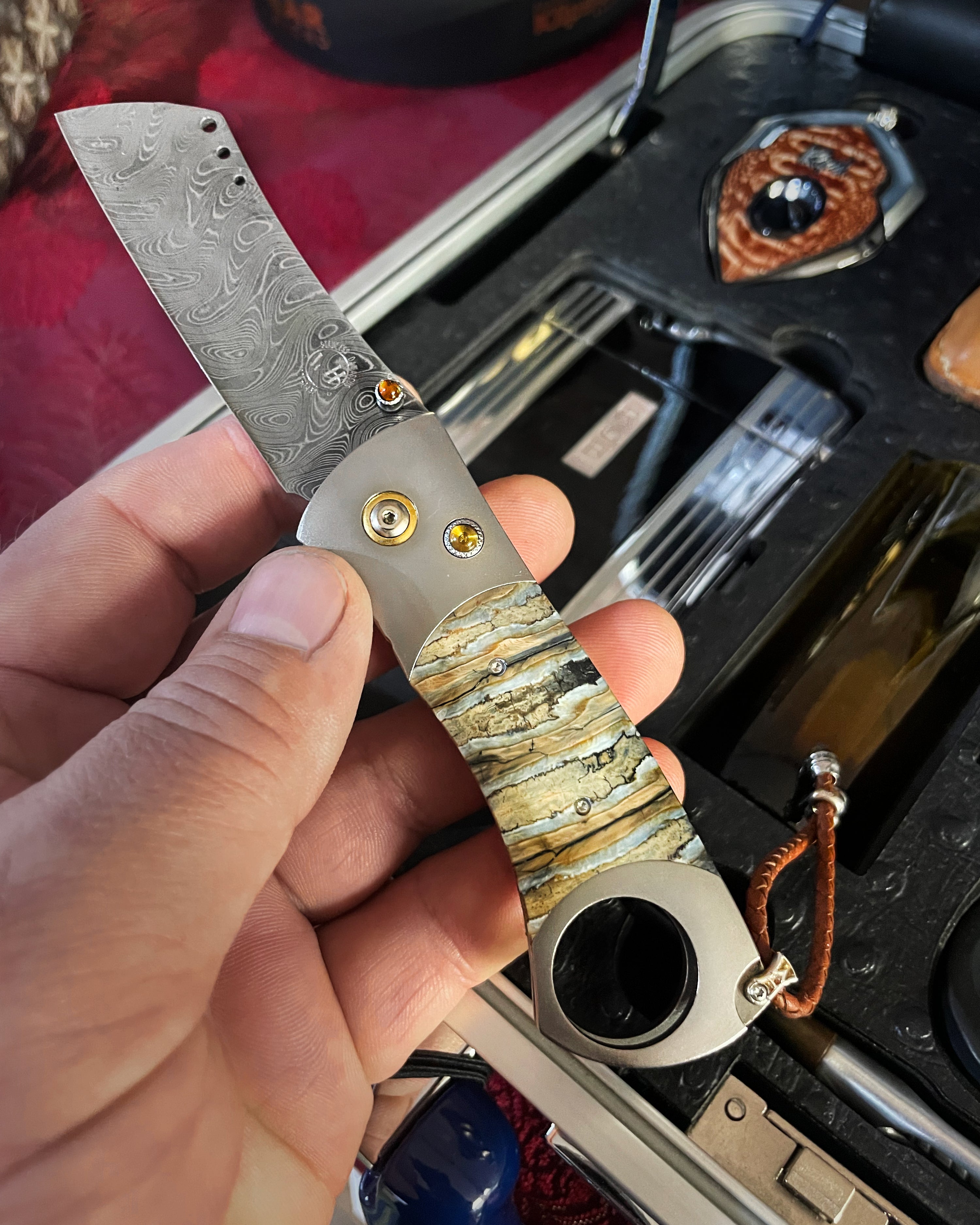 BillionEAR Attaché the Smoker Edition