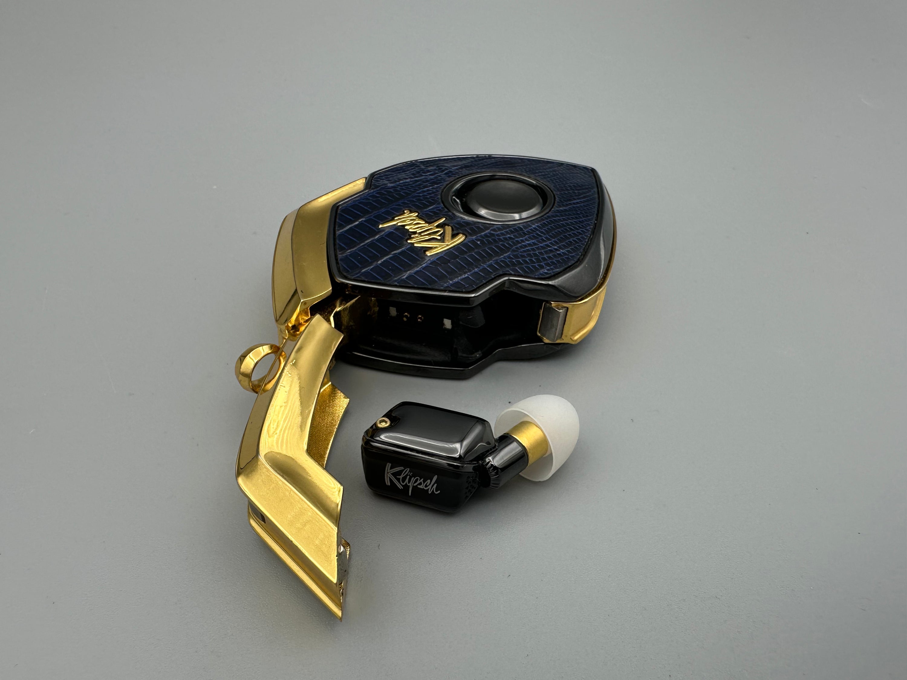 Aureate Navy